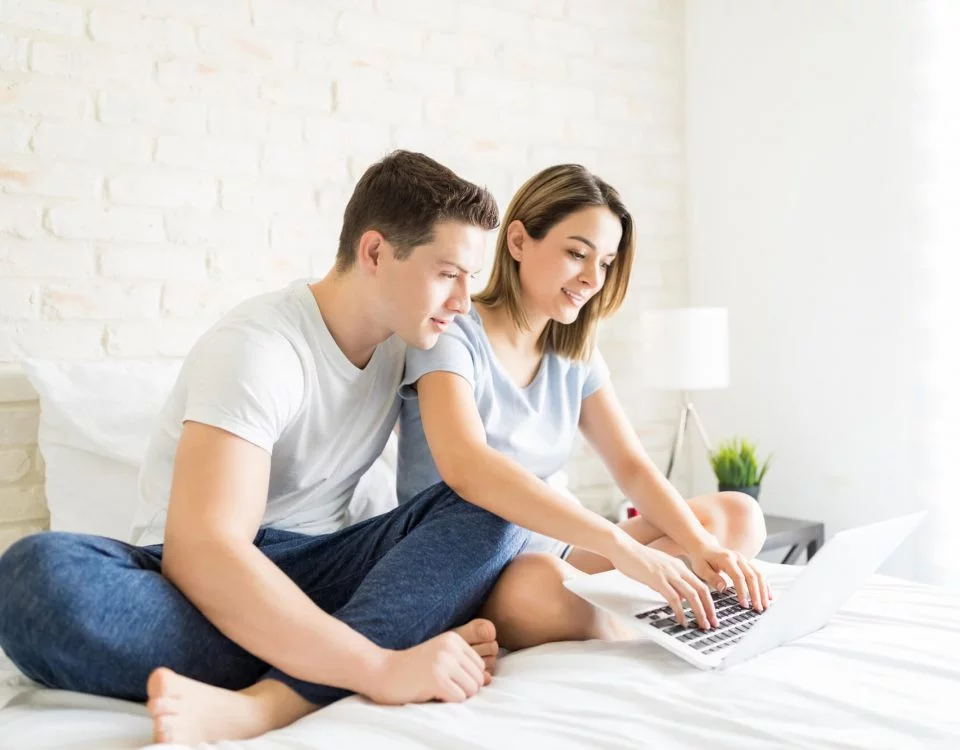 Afinal, como economizar em viagem em alta temporada? Confira!